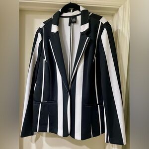 NEW DIRECTIONS black & white striped jacket stretch worn once Bundle & save